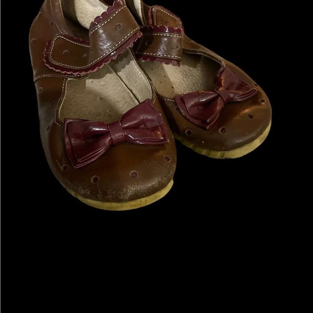 Livie & Luca girls brown boutique Mary Jane with bow so cute sz 12